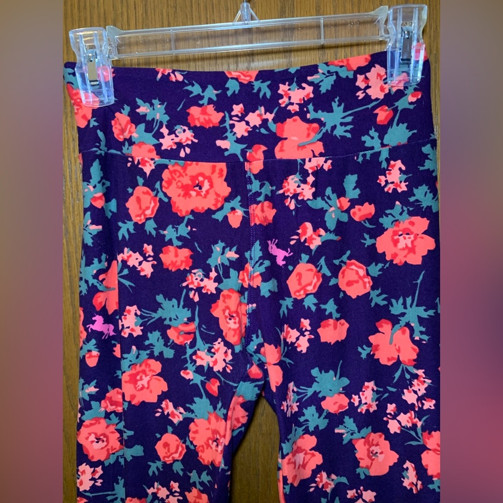 NWOT- LuLaRoe Leggings One Size – Purple with Coral & Blue Floral Print - Picture 2 of 10